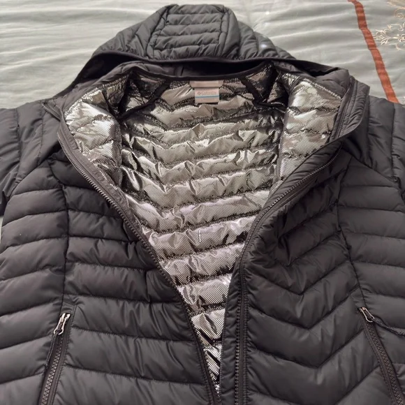 Columbia Women's XL Powder Lite Black hooded Jacket - Picture 3 of 5